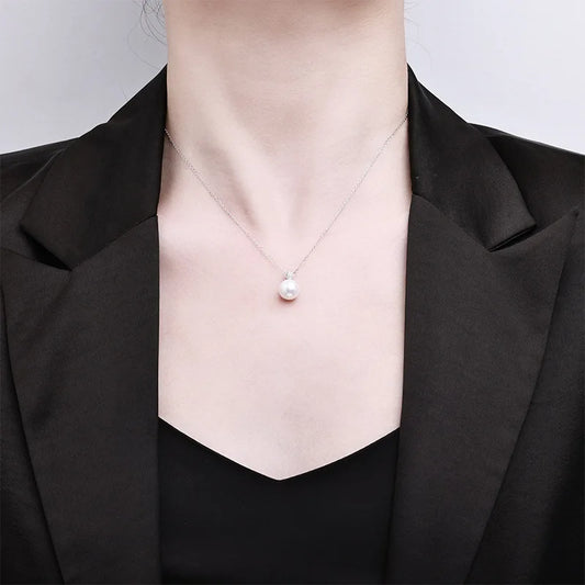 Elegant Pearl Necklace in S925 Silver™